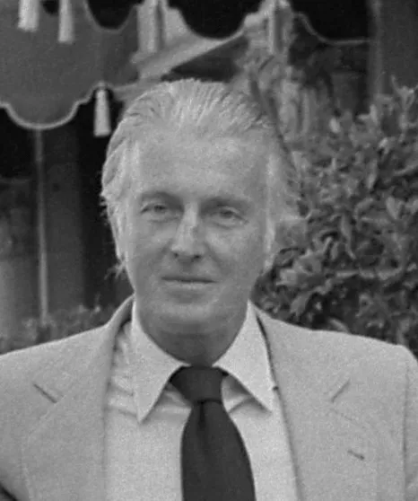 Hubert de Givenchy surveying the view in Beverly Hills, 1978.
